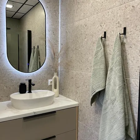 Castella Apartment *